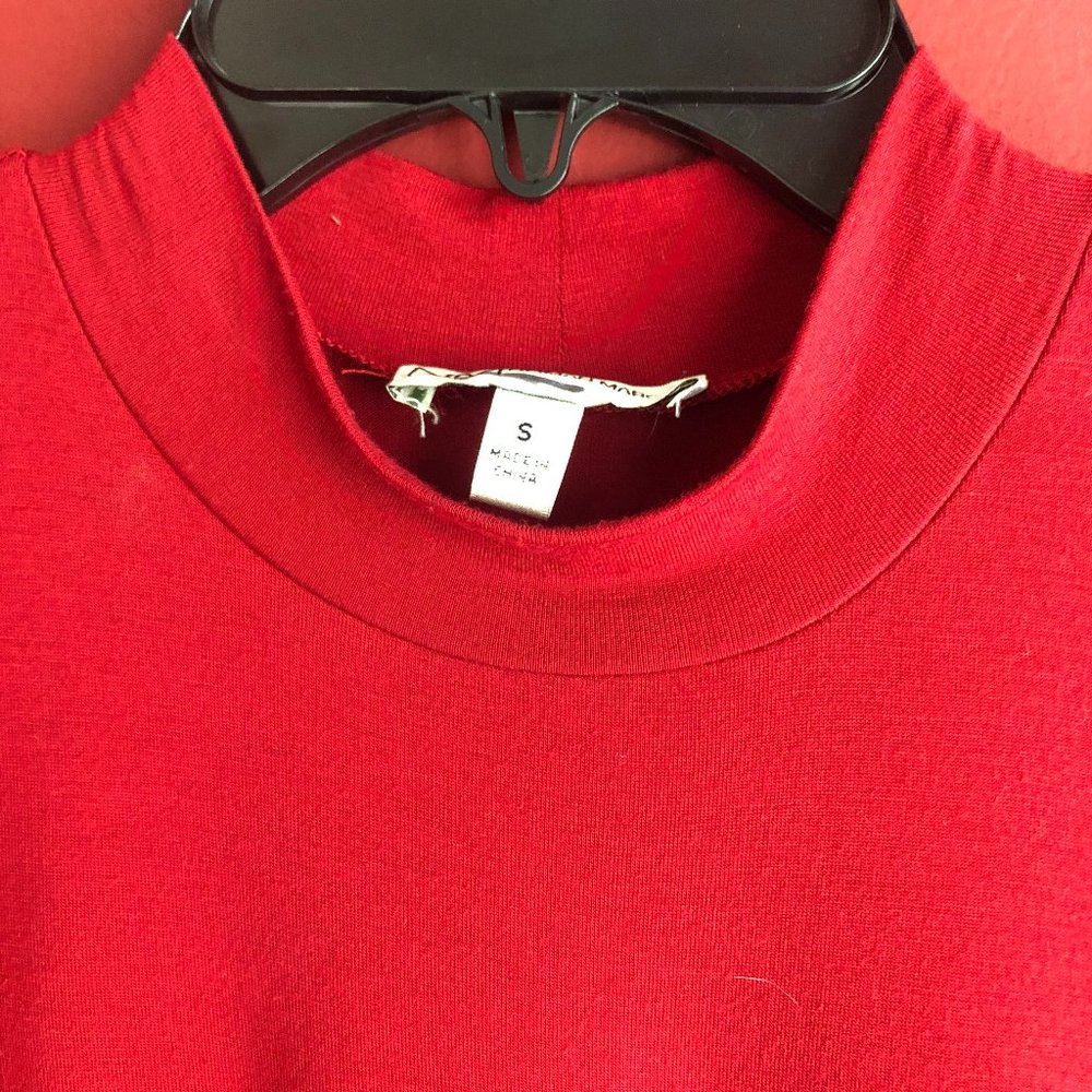 Neiman Marcus Cold Shoulder Top - Picture 3 of 7